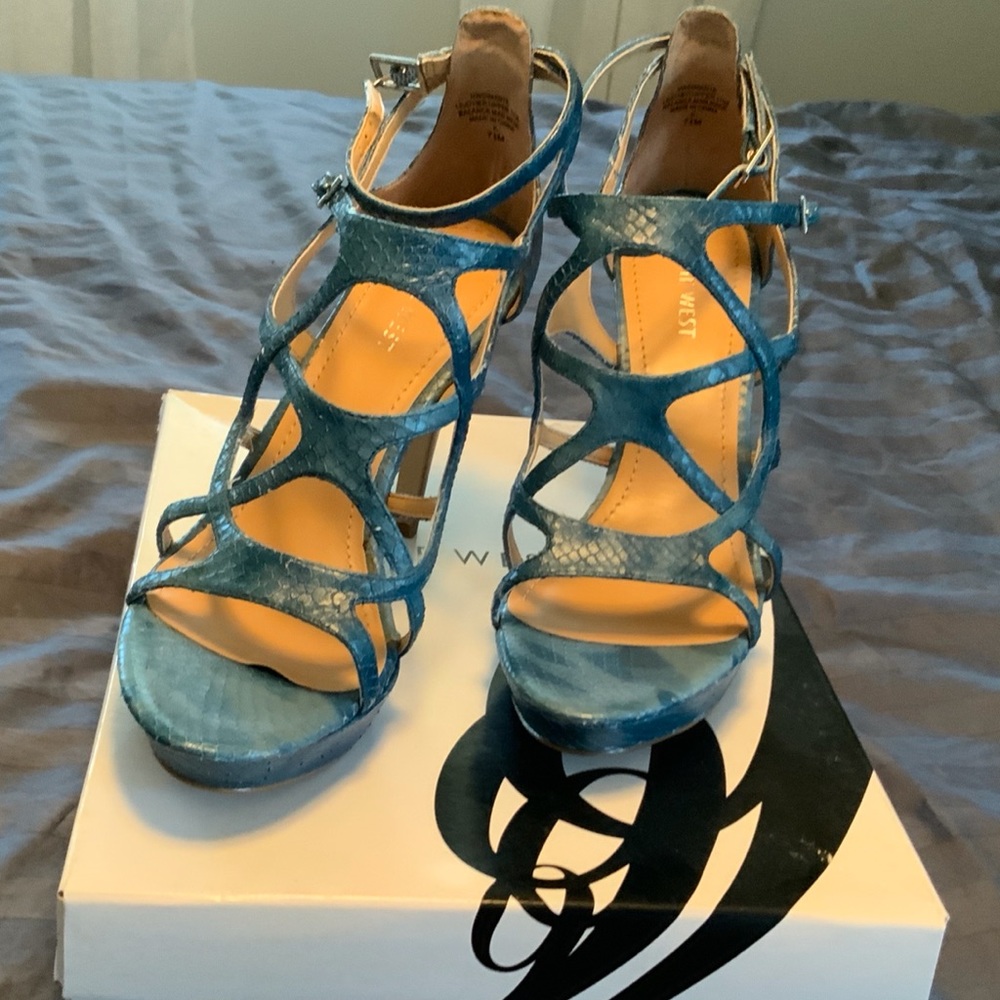 Aqua snake embossed leather 9 West heels. Size 7.5